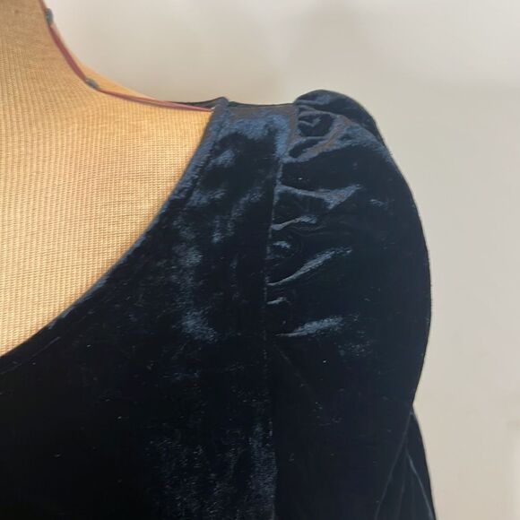 Talbots Black Velvet Blouse with Gathered Sleeves - Size Medium Petite - Picture 5 of 11